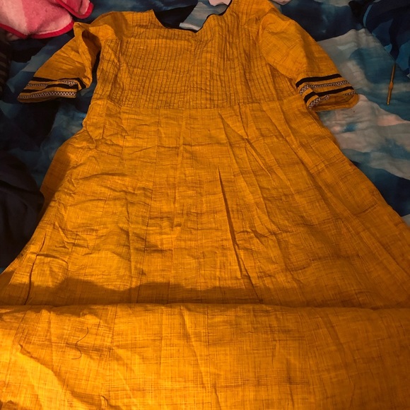 Long yellow cotton dress with black long shrug - Picture 2 of 4